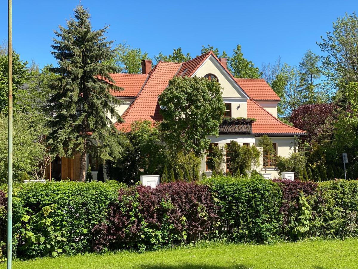 Apartament Ella *
